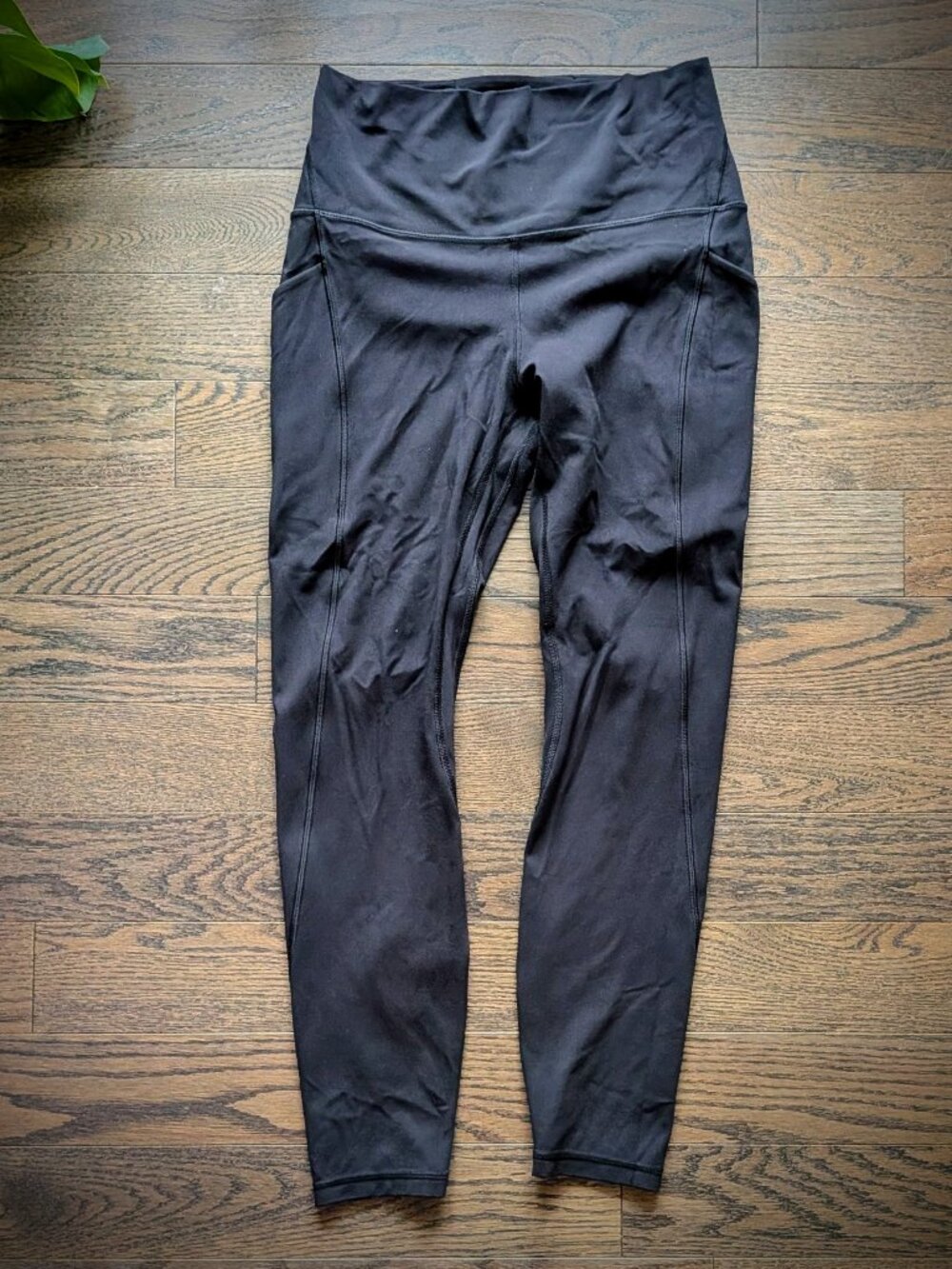 Athleta Salutation Stash Pocket Tights